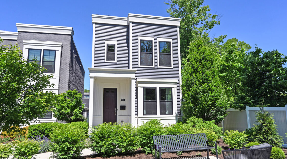 1620MerrimacSt_5